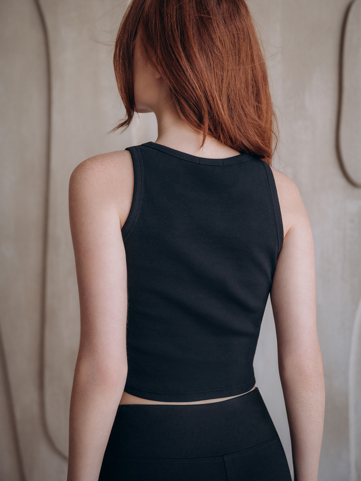 Черный женский топ-майка в рубчик Indefini (Арт. 5102TDJ)